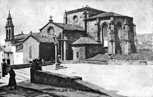 La capilla de la VOT es la anterior a la espadaña.