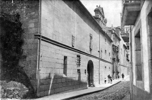 El convento de las Madres Agustinas en el primer tercio del siglo XX. Foto Martínez Santiso. Archivo del autor.